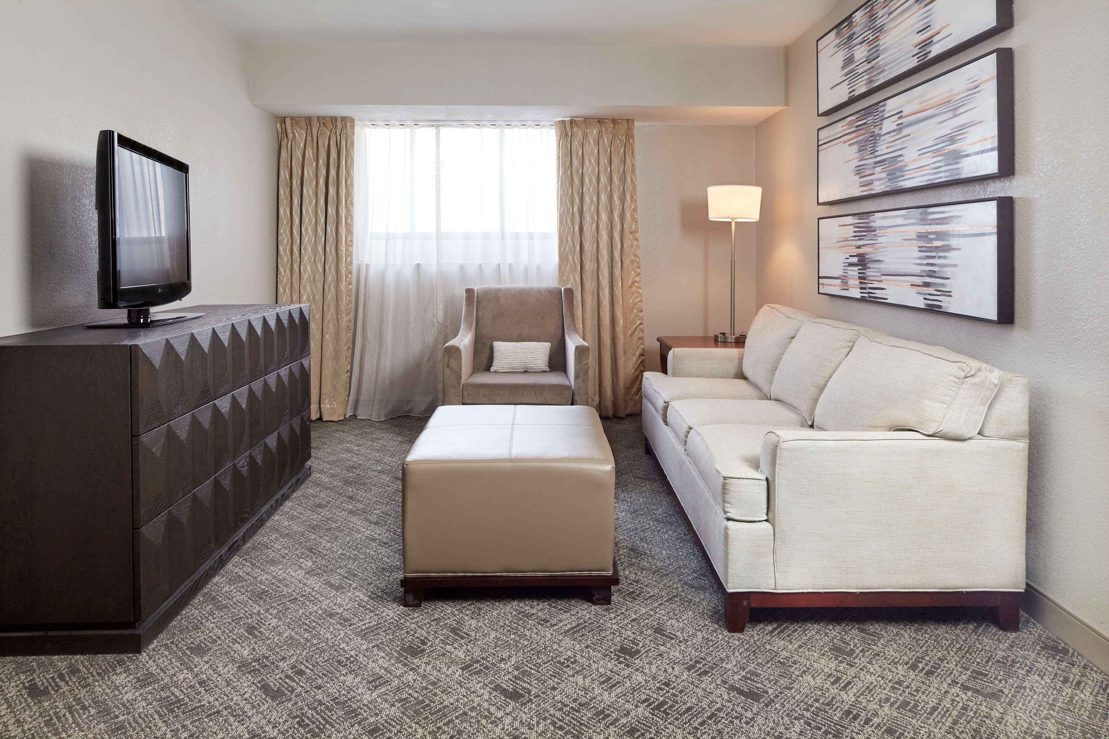 Doubletree Suites By Hilton Nashville Airport Extérieur photo