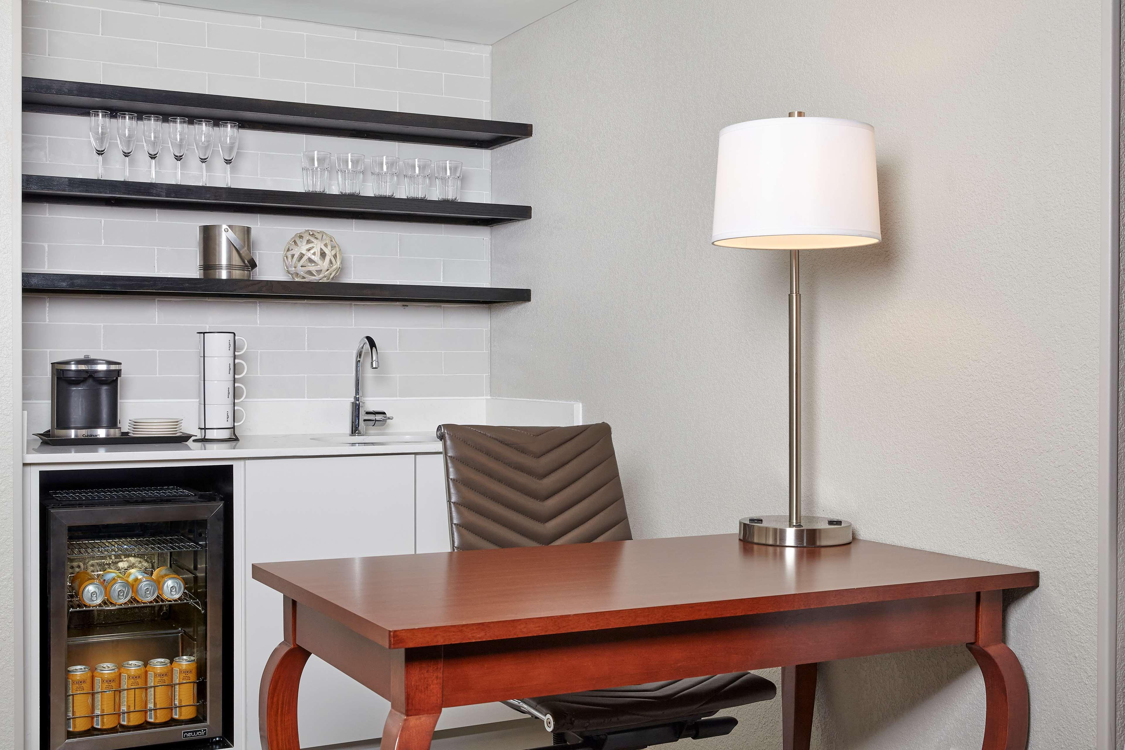 Doubletree Suites By Hilton Nashville Airport Extérieur photo
