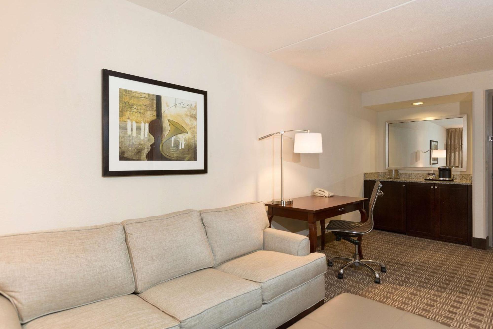 Doubletree Suites By Hilton Nashville Airport Extérieur photo