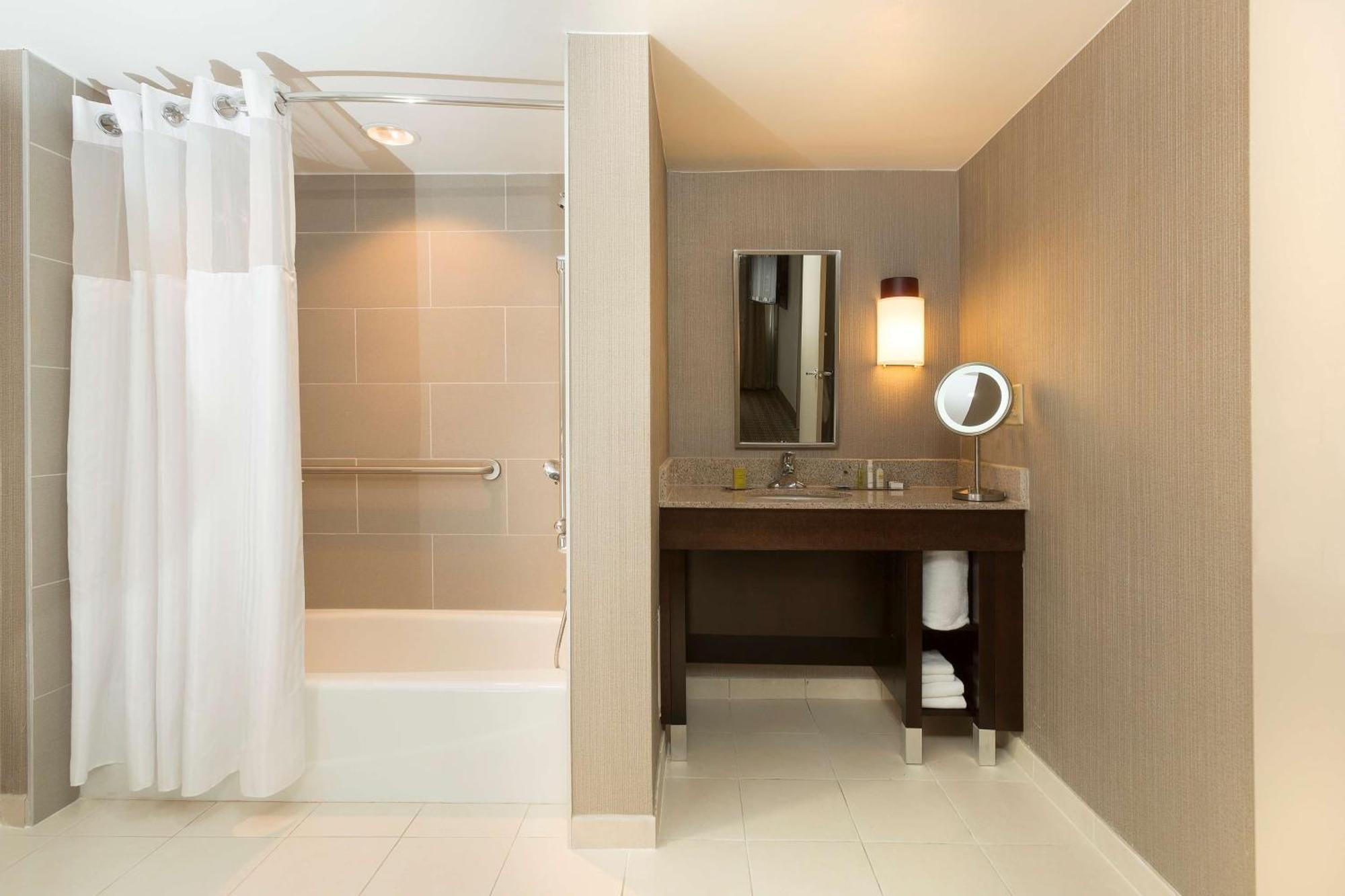 Doubletree Suites By Hilton Nashville Airport Extérieur photo