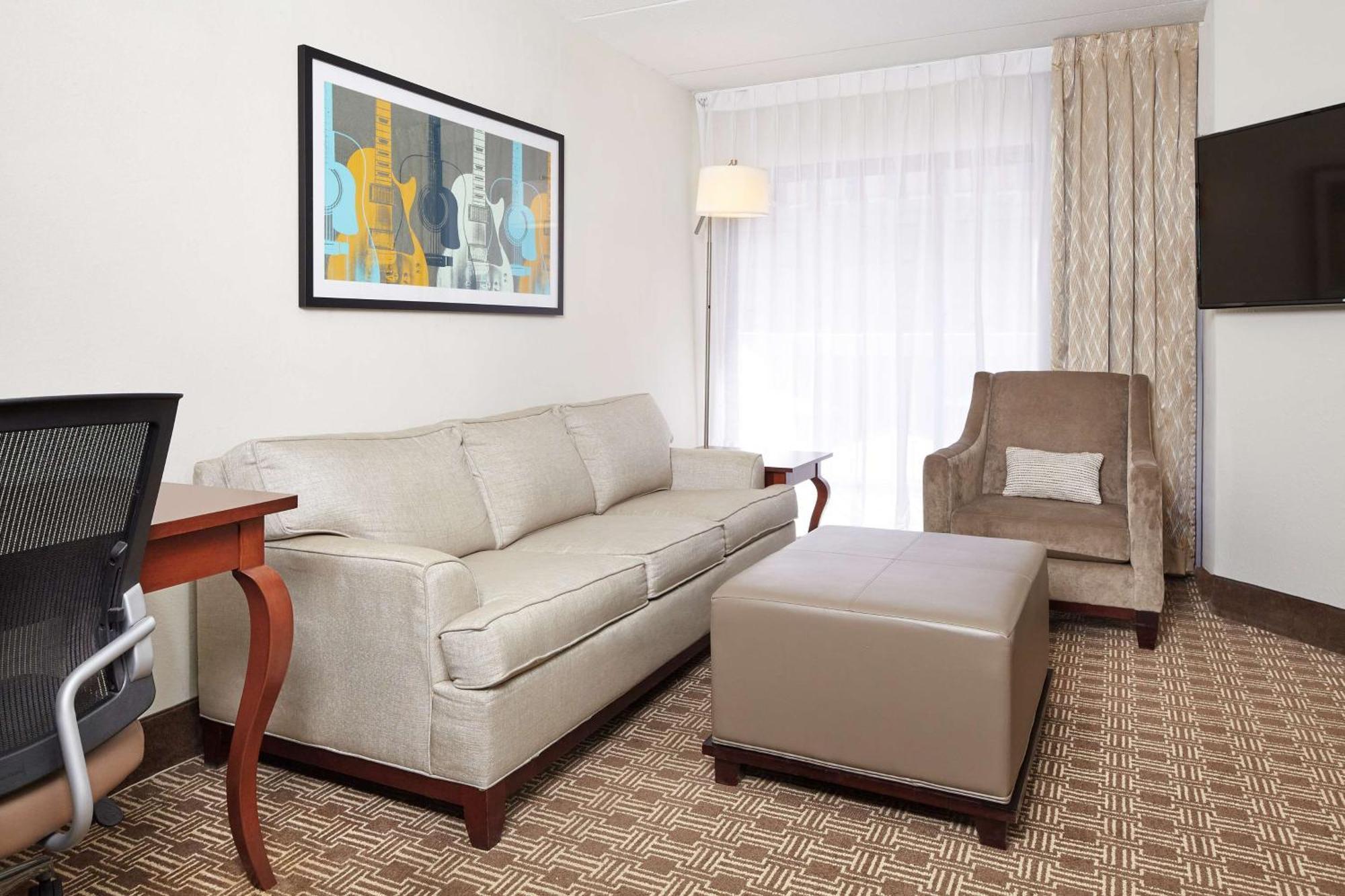 Doubletree Suites By Hilton Nashville Airport Extérieur photo